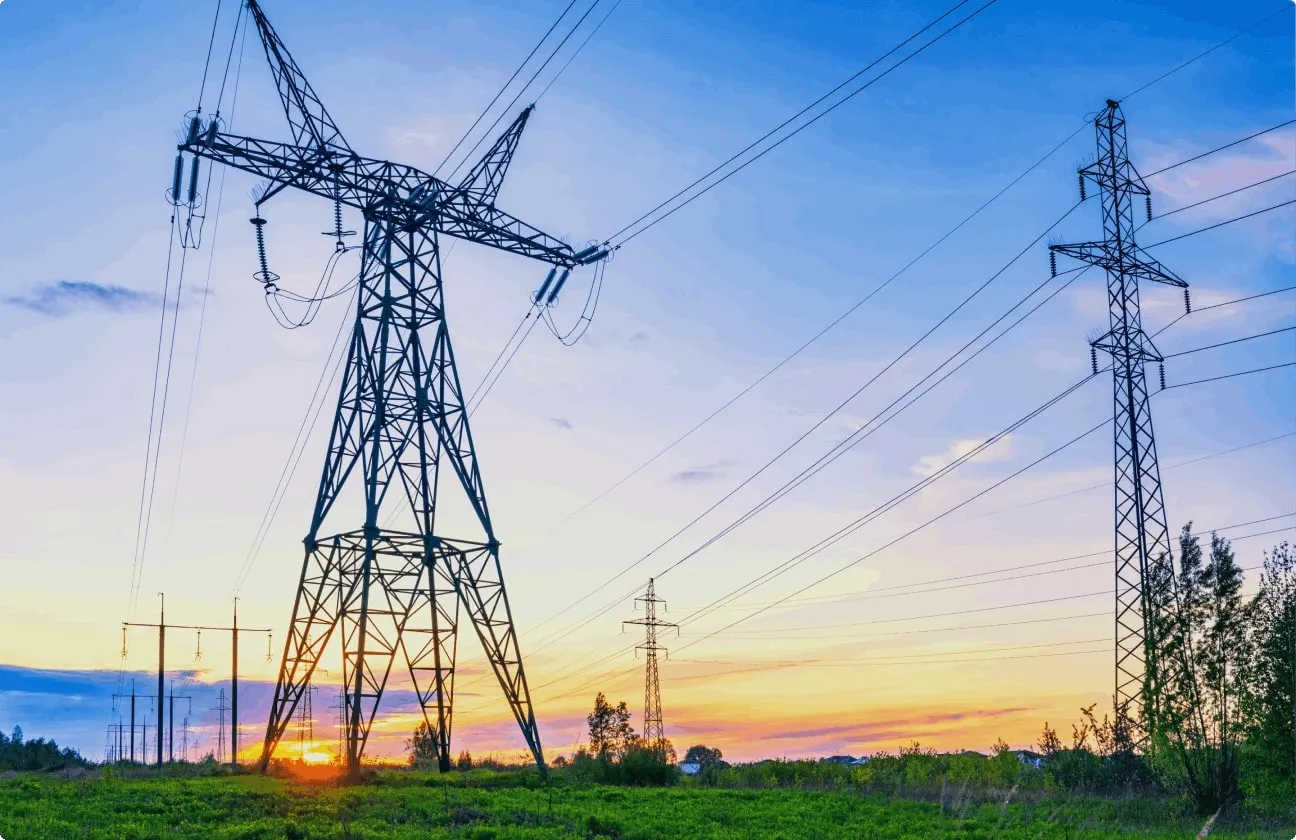 Torres de eletricidade e linhas de alta tensão